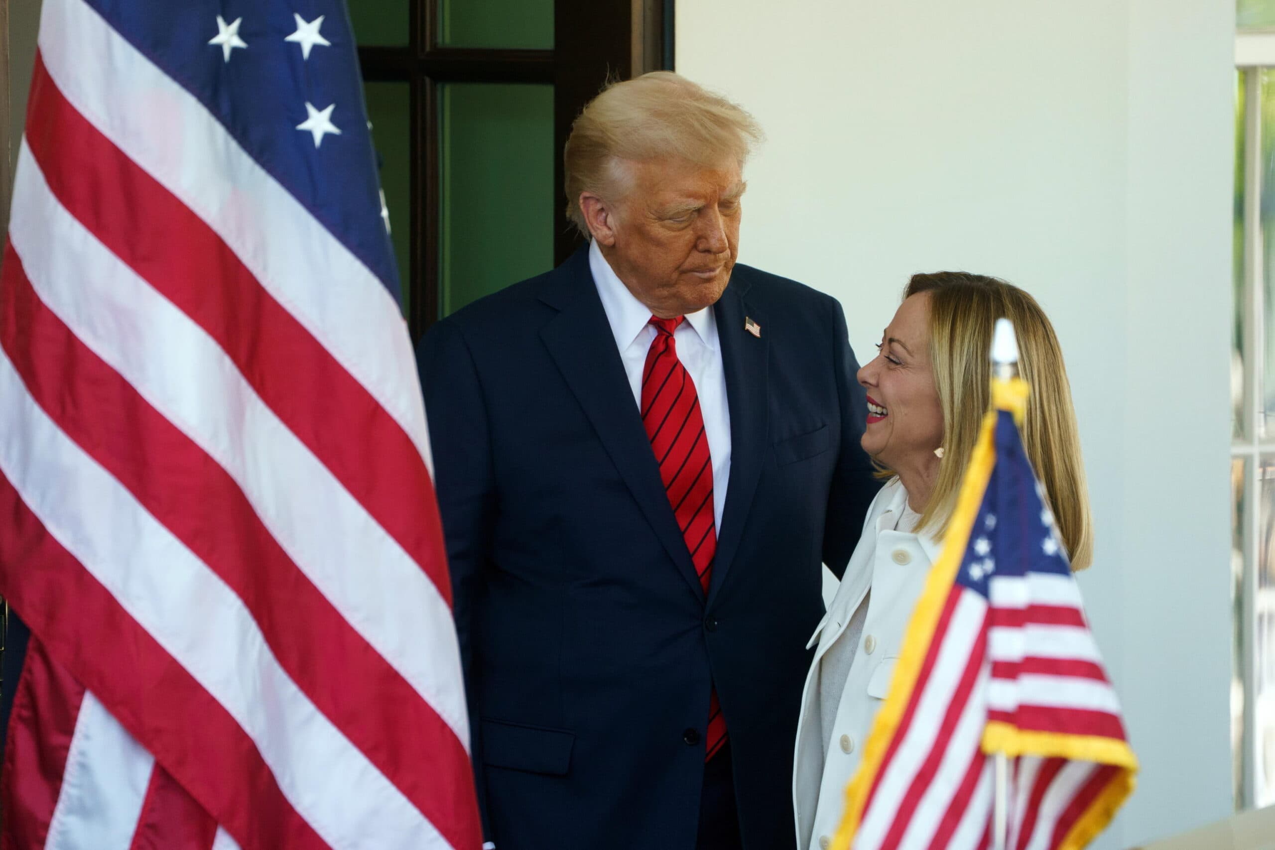 Trump torna da attaccare l'Italia e Meloni: noi spendiamo per la loro difesa e non ci aiutano