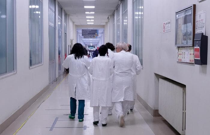Liste di attesa nella sanità, l'allarme della Corte dei Conti: l'aumento dei fondi non basta