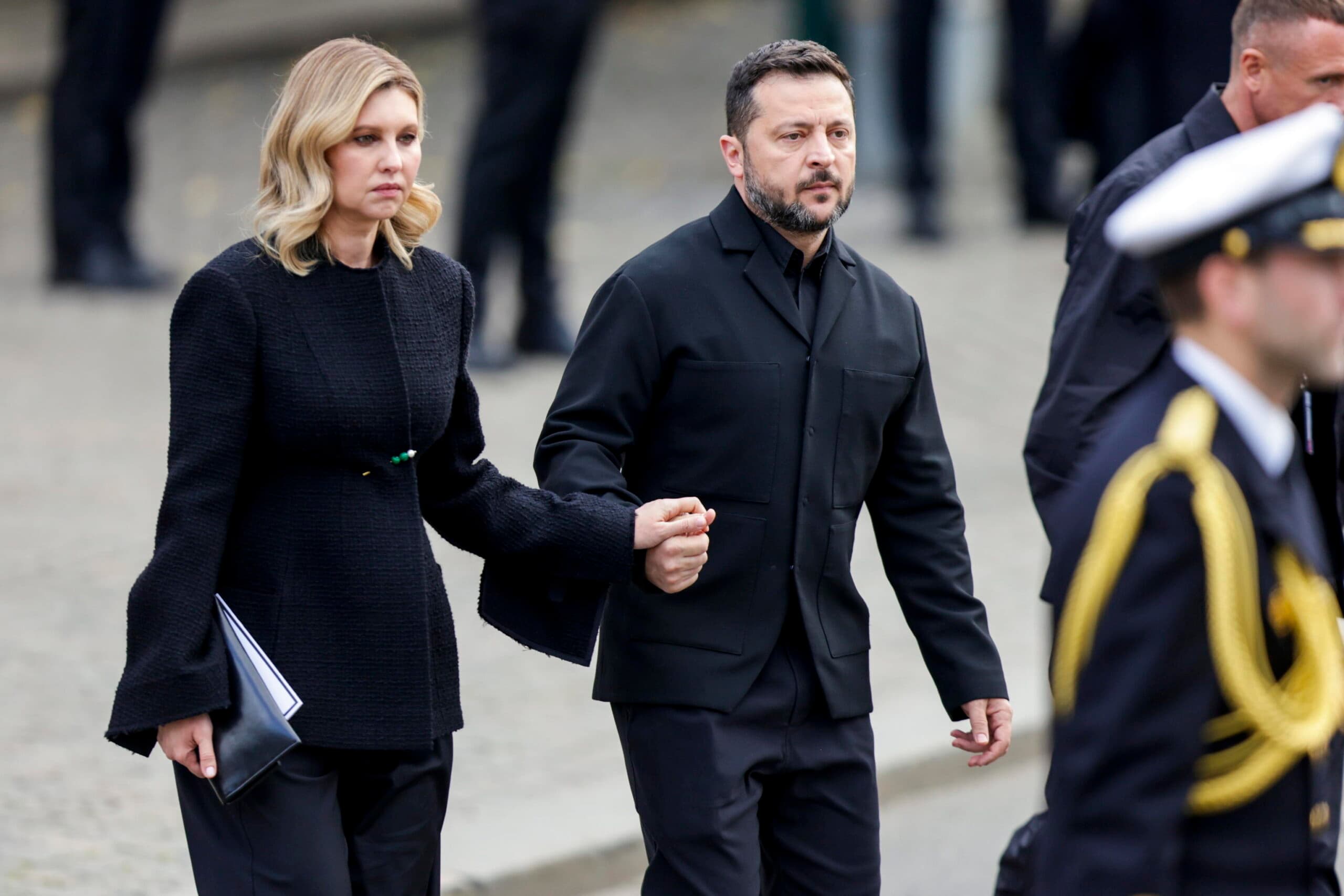 L'aereo di Zelensky sfiorato da un drone durante il volo dalla Moldavia a Oslo