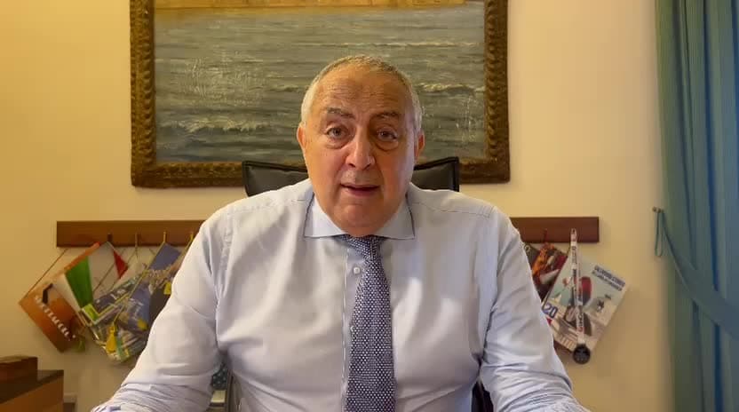 Terremoto a Palermo, Lagalla annuncia evacuazioni precauzionali di edifici pubblici: «Non risultano danni». L'invito a non uscire in mare