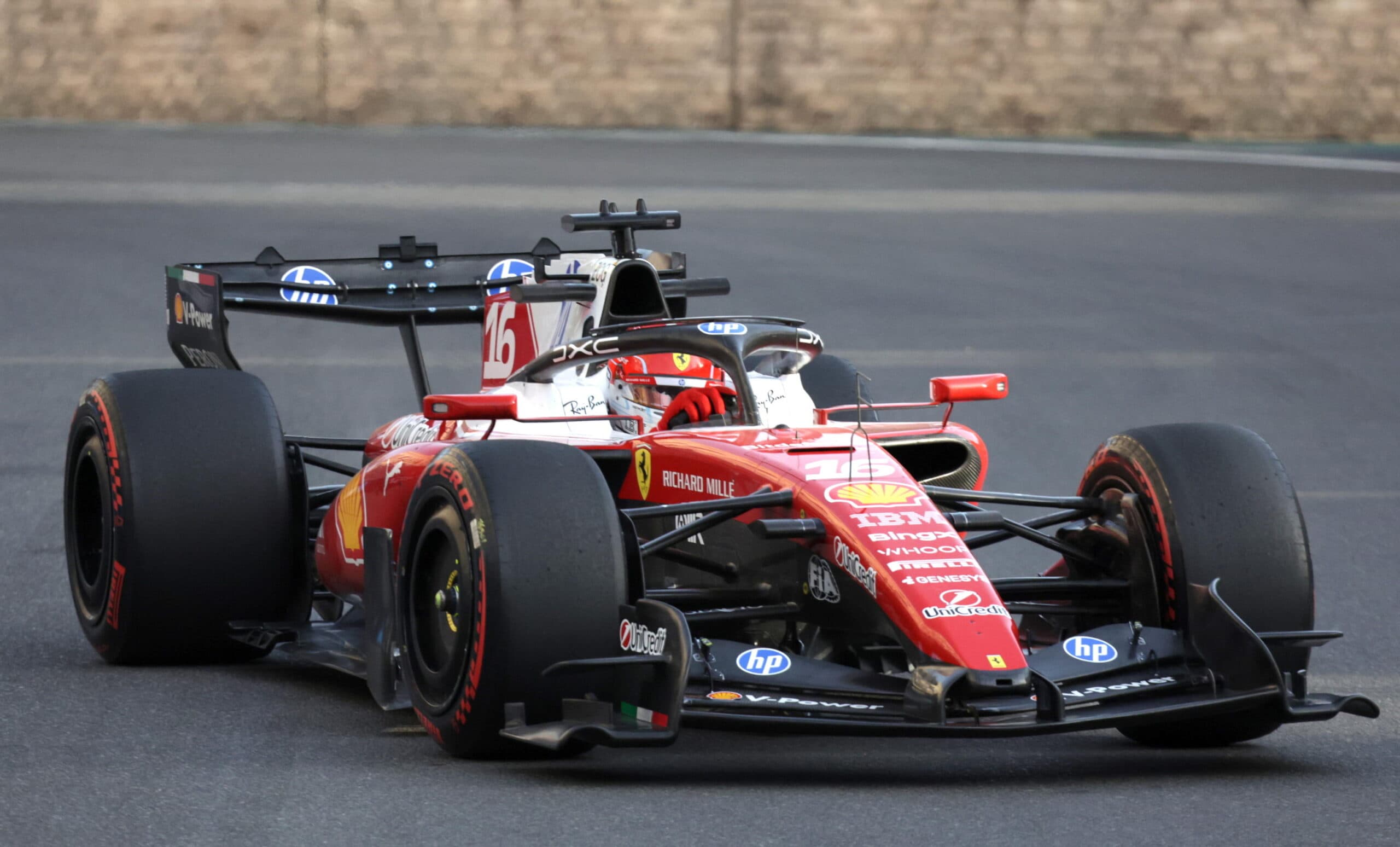 Fomula 1, Russell in pole a Baku davanti a Leclerc e Piastri