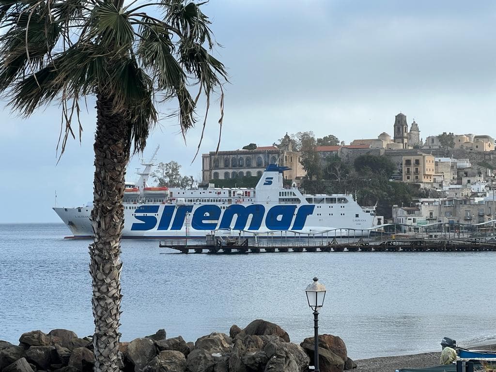 Isole minori, Aricò: «Governo regionale al lavoro per scongiurare l’aumento tariffario sui collegamenti statali»