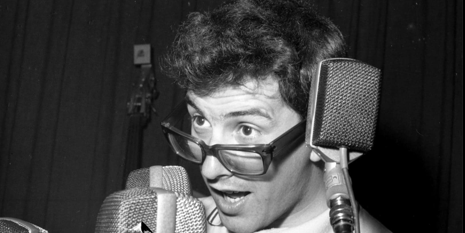Champagne, il capolavoro di Peppino di Capri: la canzone nata da un addio che è diventata l'inno di milioni di innamorati