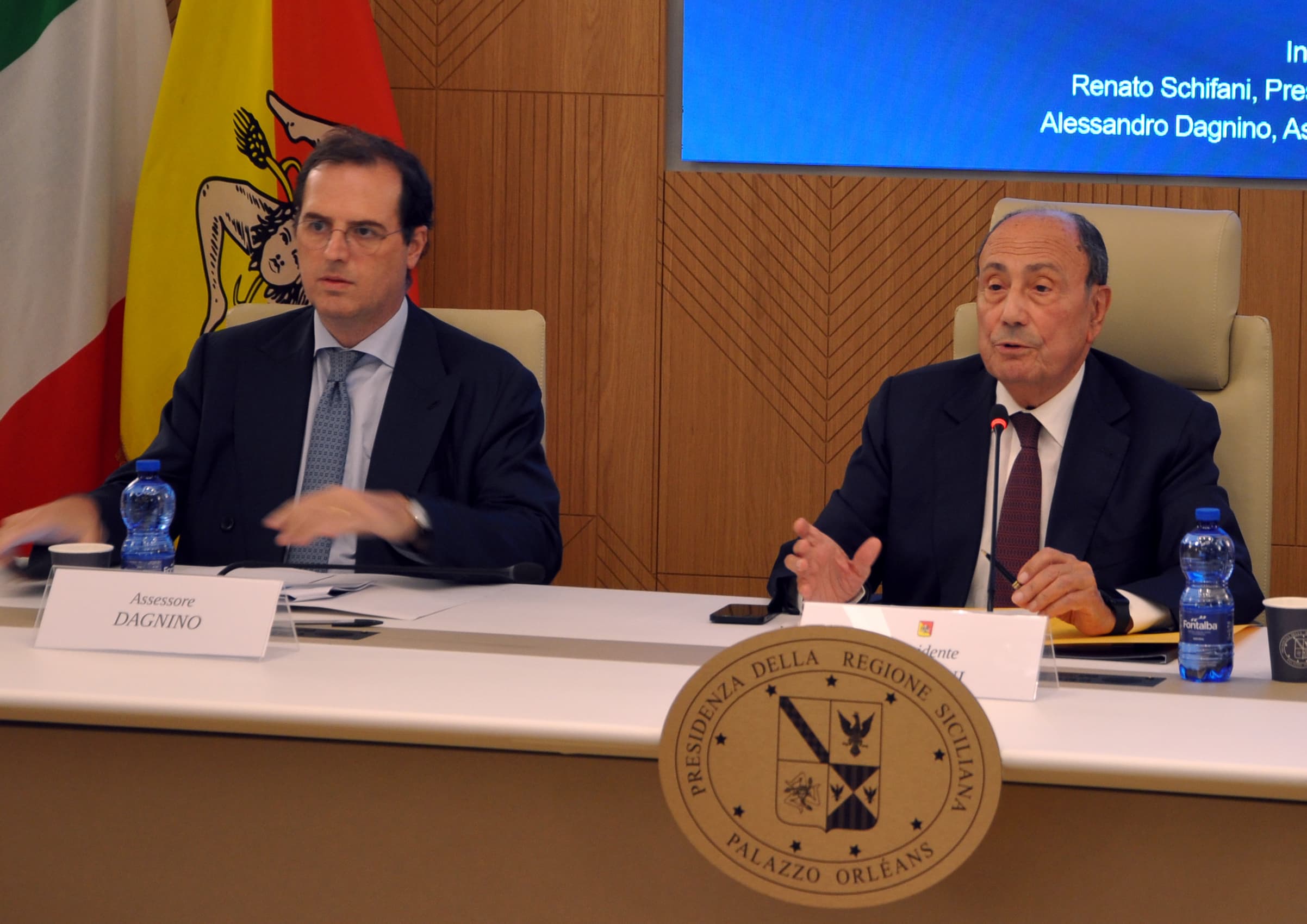 Regione Siciliana, ok al decreto straccia bollo e agevolazioni per tasse e canoni