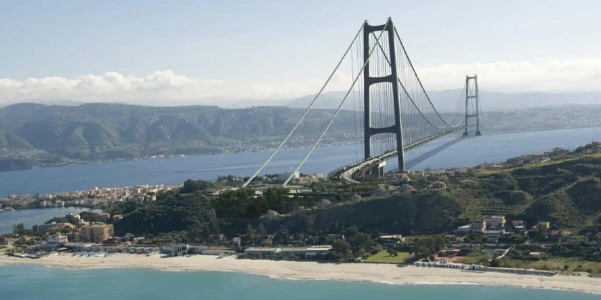 I numeri del Ponte sullo Stretto: 399 metri di altezza e 3,3 chilometri di lunghezza
