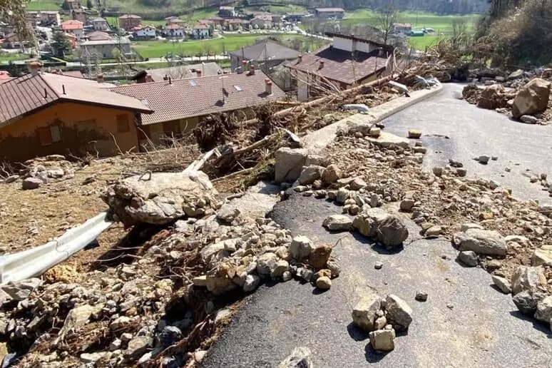 Maltempo, sei paesi isolati per il maltempo nella bergamasca: 350 evacuati