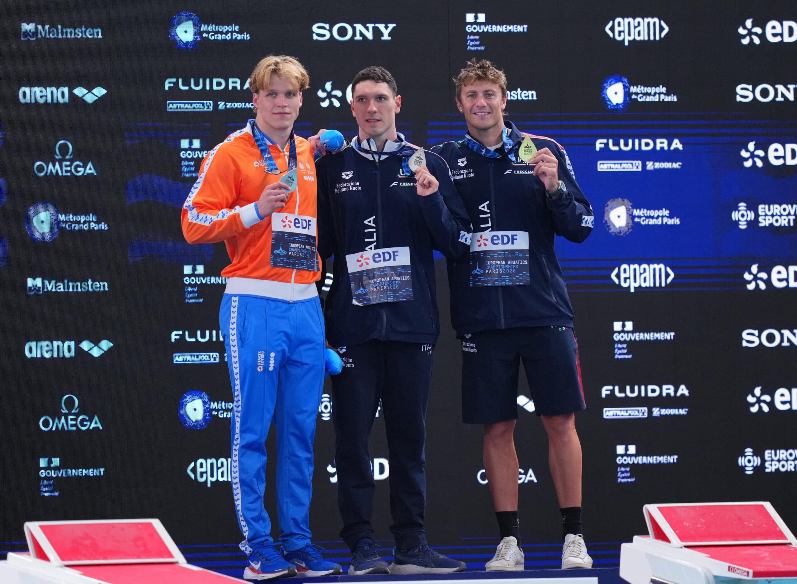 Giornata trionfale per il nuoto azzurro agli Europei, Martinenghi è oro