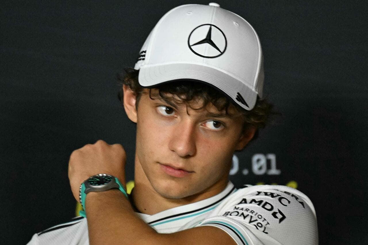 Antonelli da record: pole nel GP Cina e l’Italia torna davanti dopo 17 anni