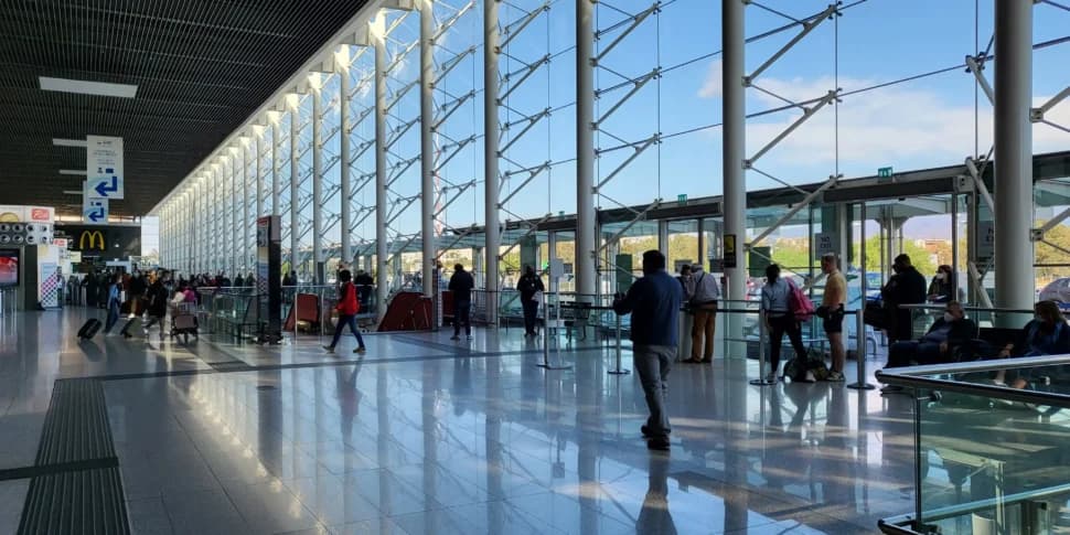 Ruba un orologio da 15mila euro all'aeroporto di Catania e si imbarca: denunciato