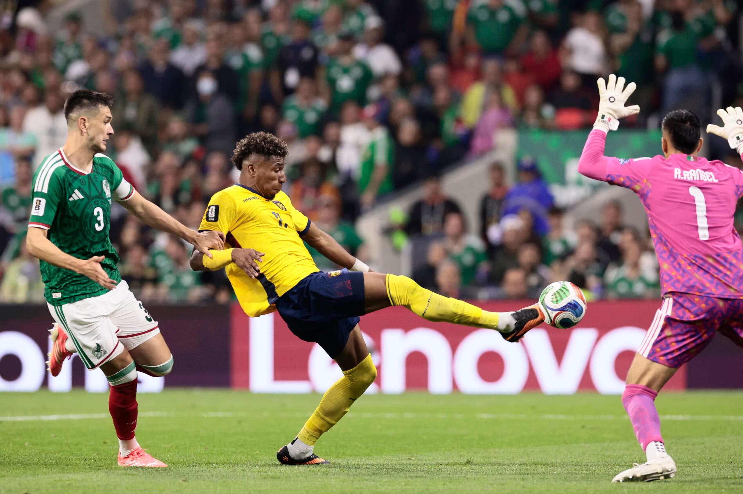 Allo stadio Azteca il Messico fa festa, tutto facile con l'Ecuador