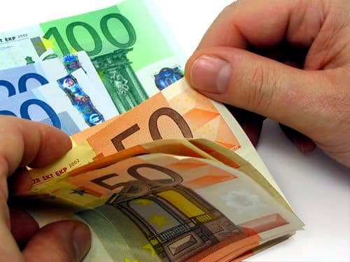 Casa, bollette e carburante: le famiglie italiane spendono il 42 per cento delle loro risorse per le spese obbligate