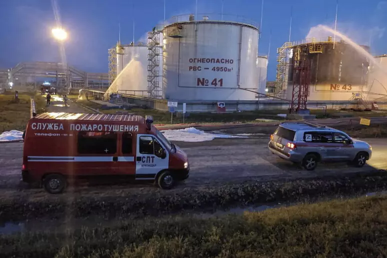 Attacco ucraino alla raffineria russa di Krasnodar, due morti