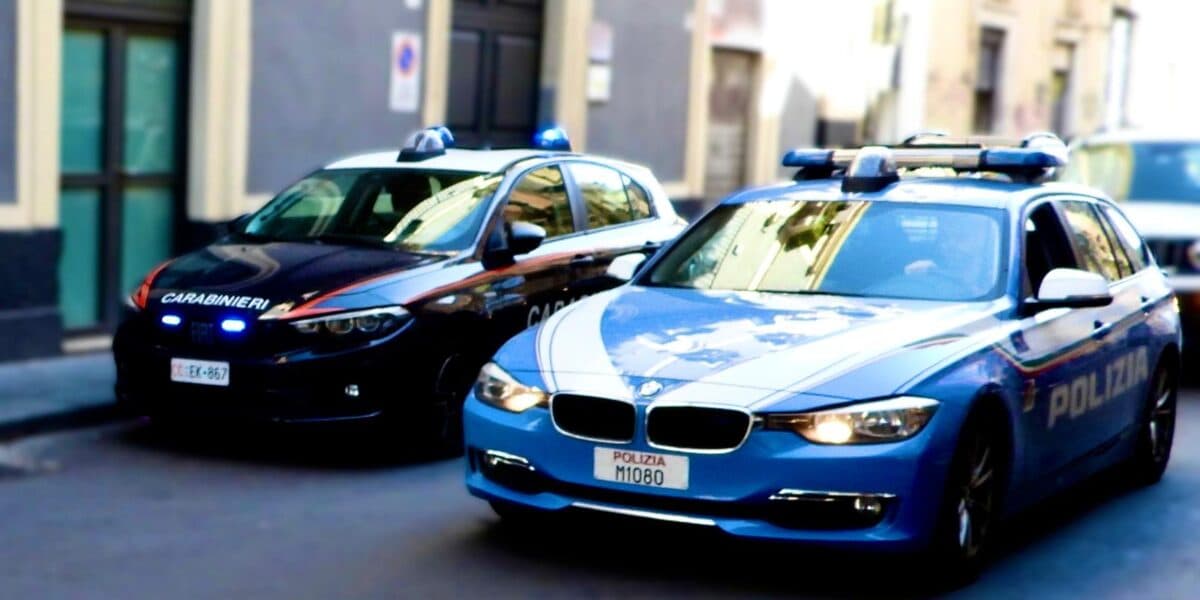 Catania, giovane tedesca molestata in centro: un maresciallo donna blocca l'aggressore