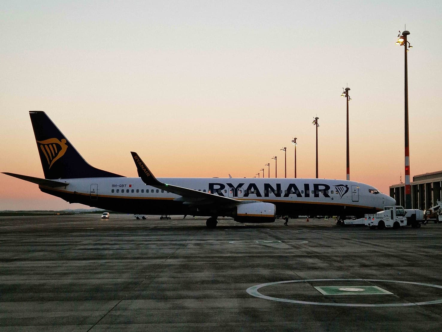 Caro carburante, Ryanair: siamo ben ricoperti, ma il prezzo dei biglietti salirà