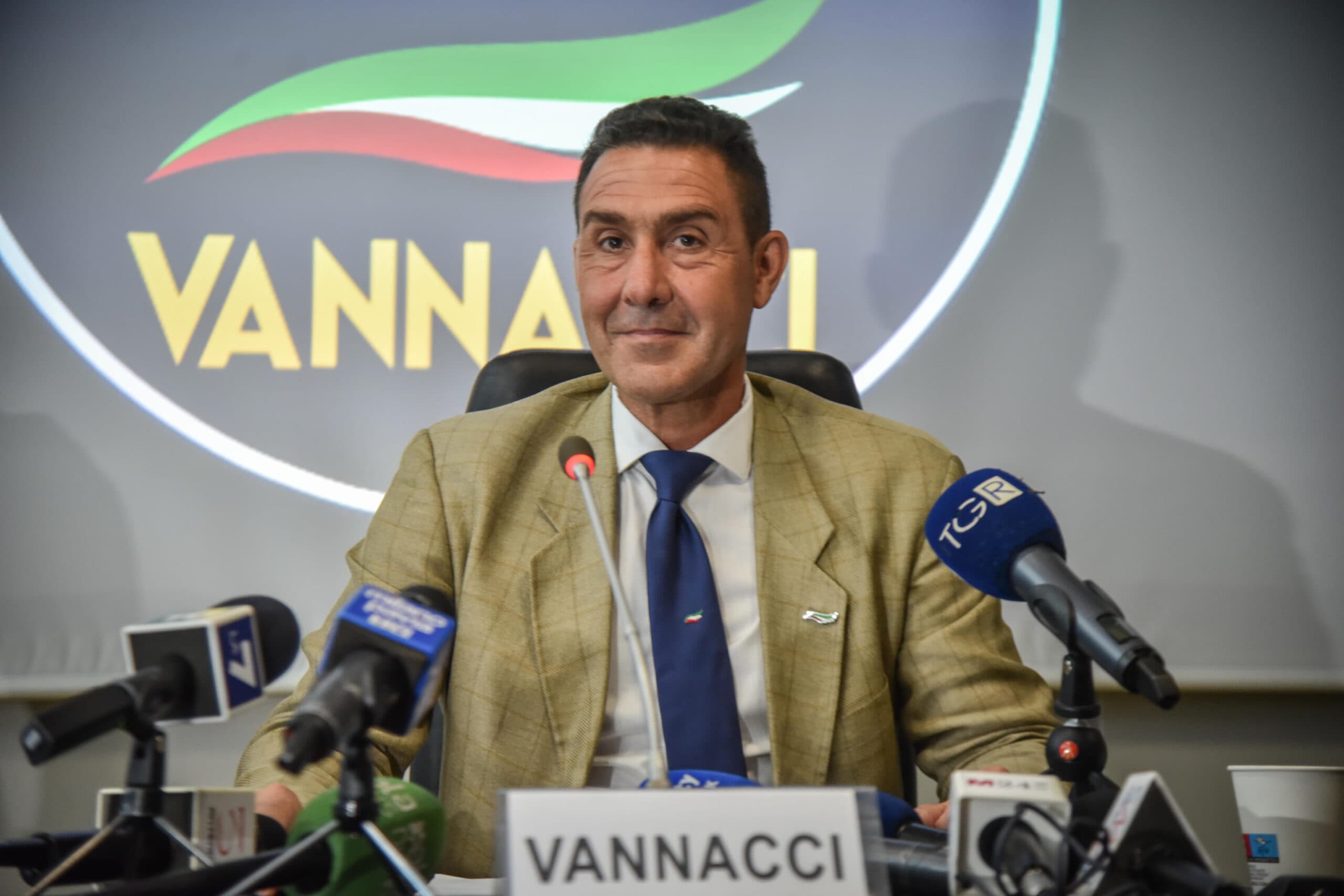 Vannacci: ancora una volta un cittadino si è dovuto difendere da solo