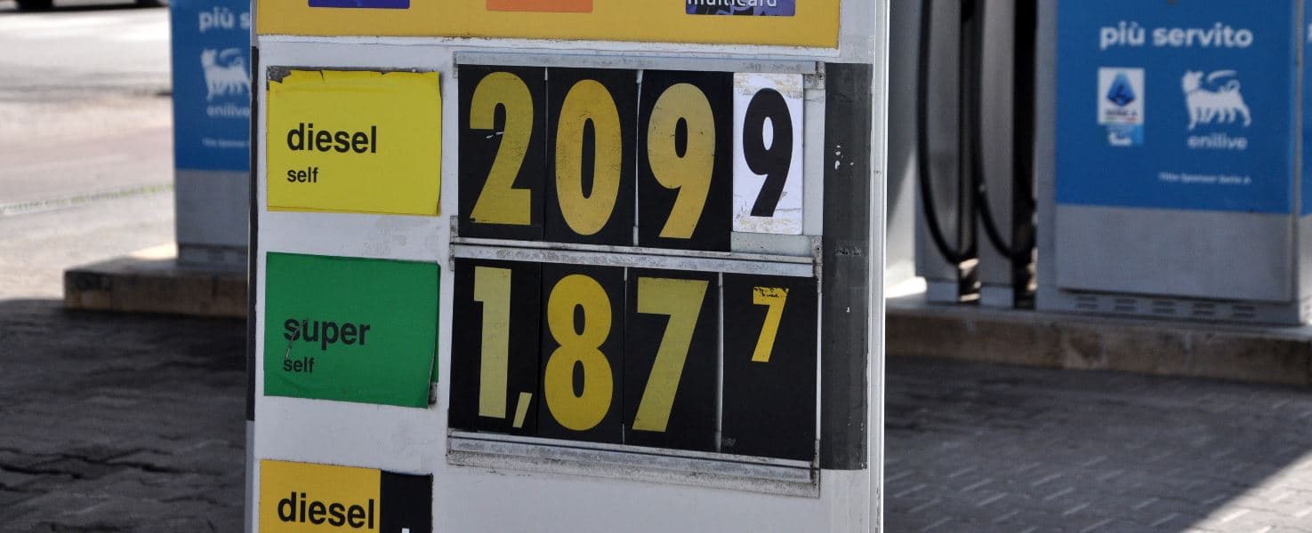 Carburanti, il governo conferma il taglio delle accise sul diesel fino al 5 settembre
