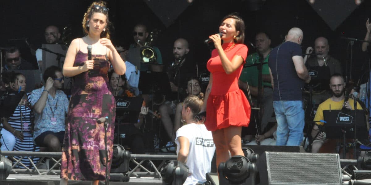 Star e prove al concertone, duetto con Delia e Brancale