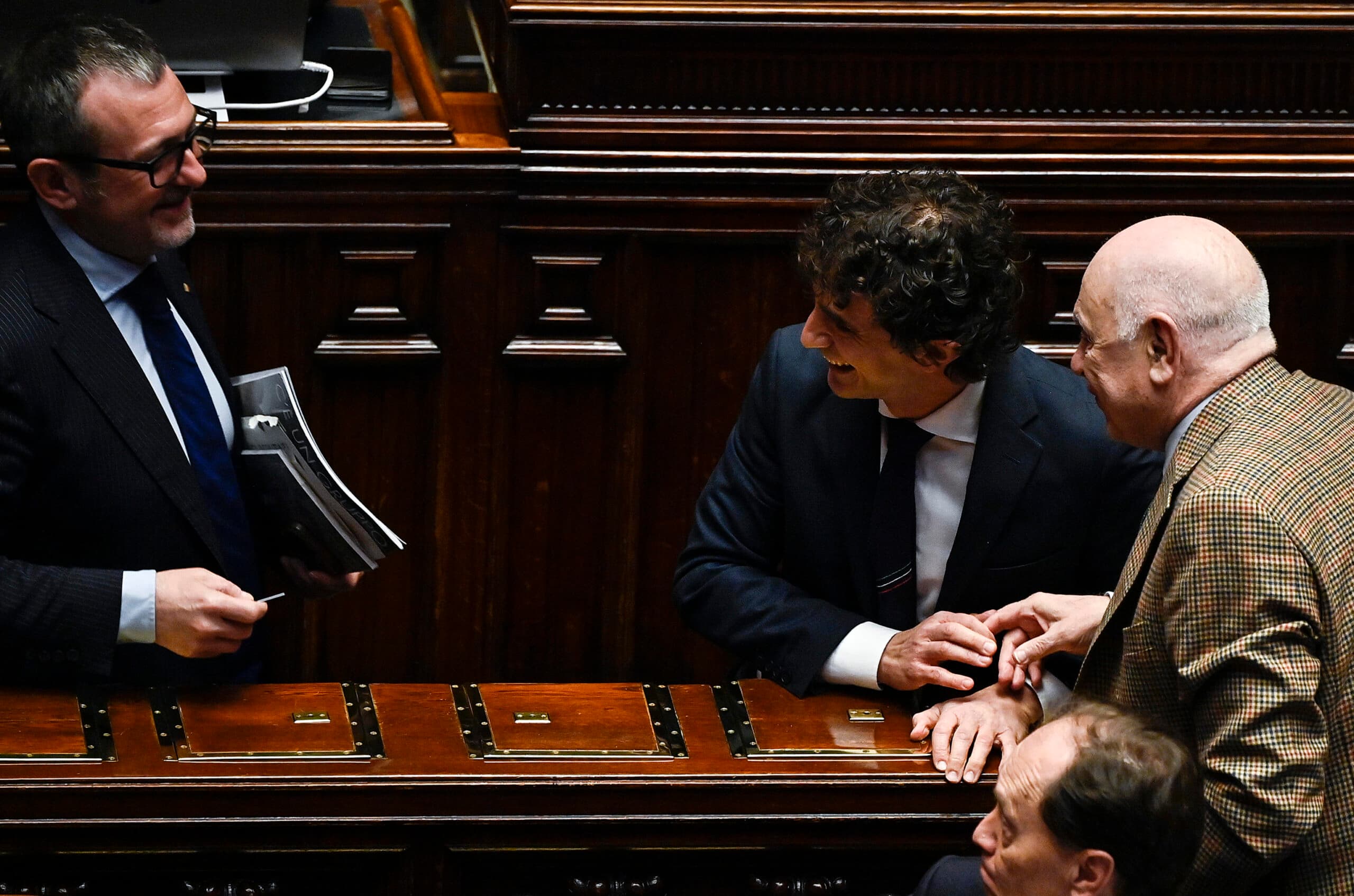 In procura le chat tra Delmastro e Caroccia