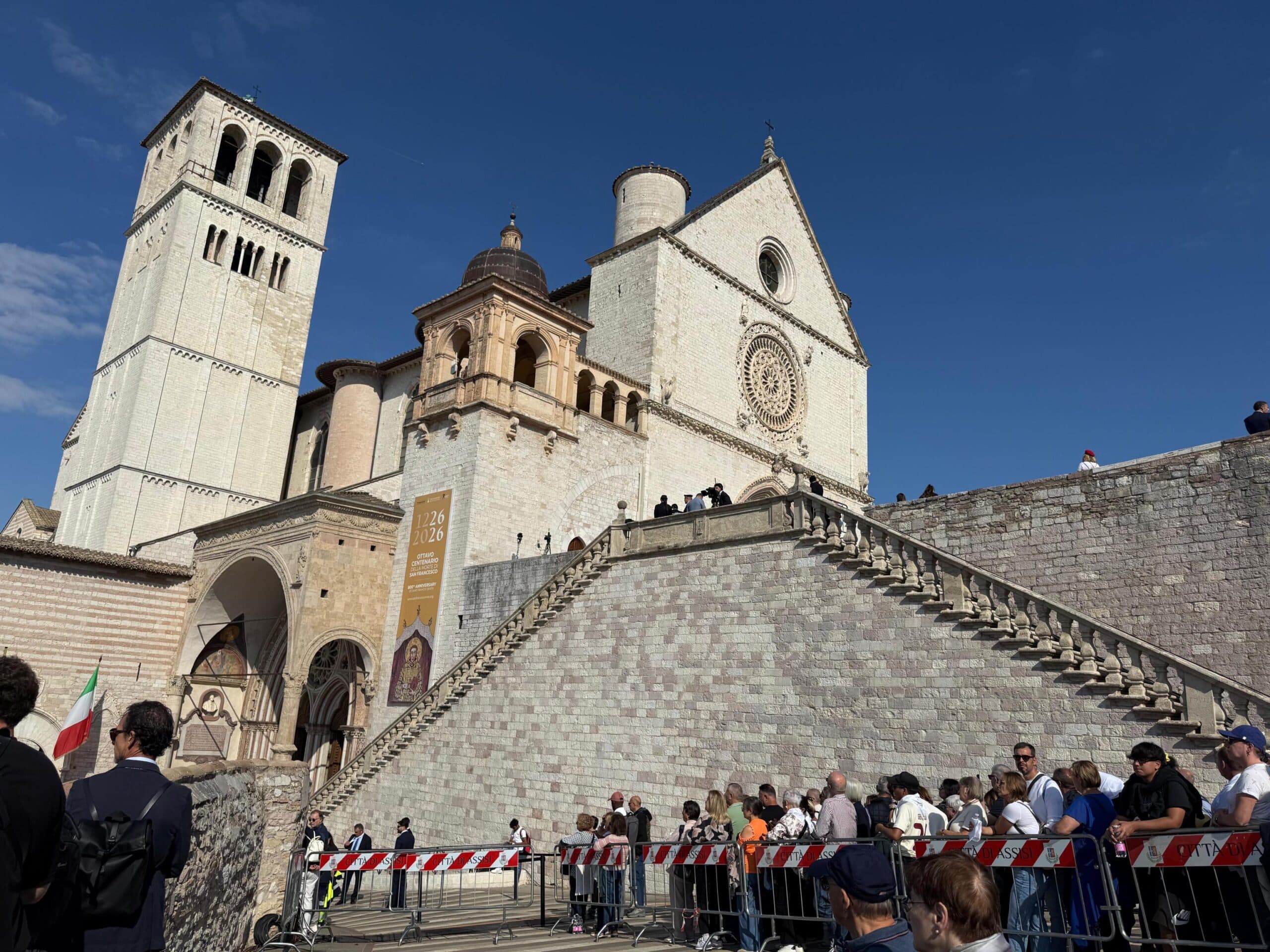 In migliaia ad Assisi per il Santo d'Italia, il racconto della giornata