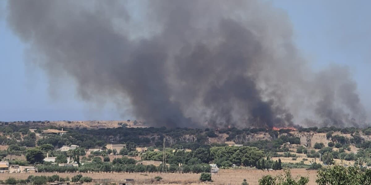 Da San Vito Lo Capo a Favara, è tornato l’allarme  incendi