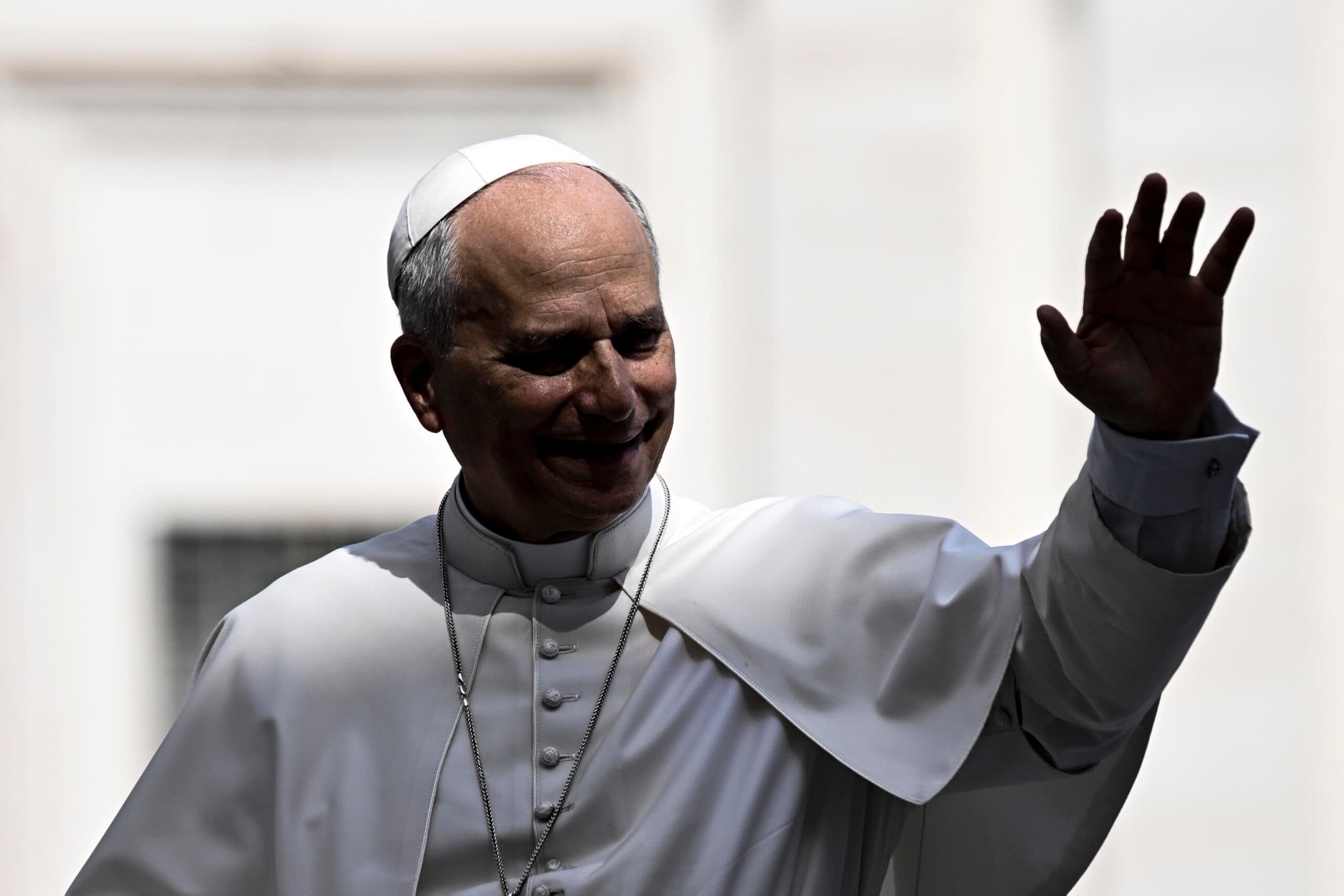Papa Leone, notte tranquilla dopo l’intervento al polmone: attesi nuovi aggiornamenti