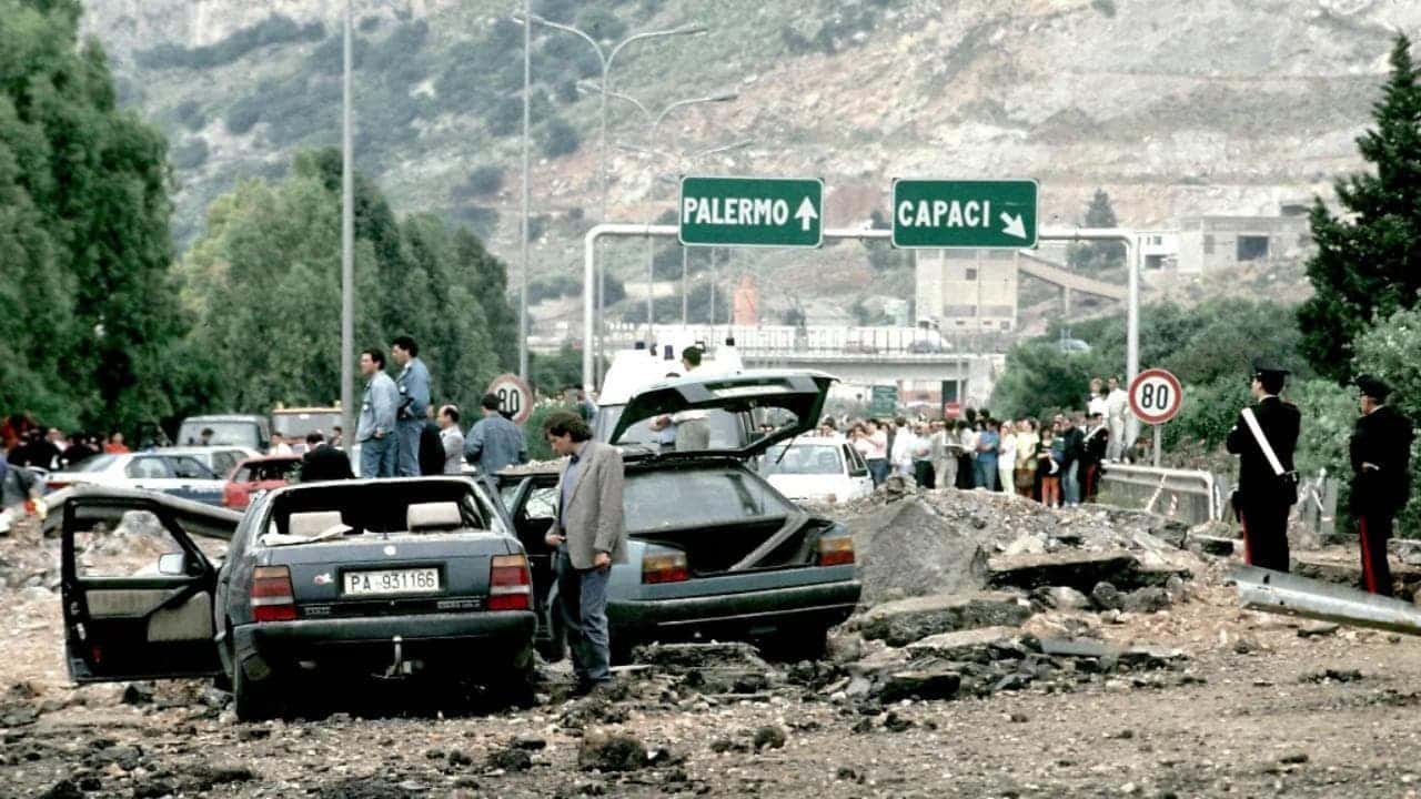 Strage di Capaci, Palermo ricorda Falcone tra cortei, polemiche e appelli contro la mafia
