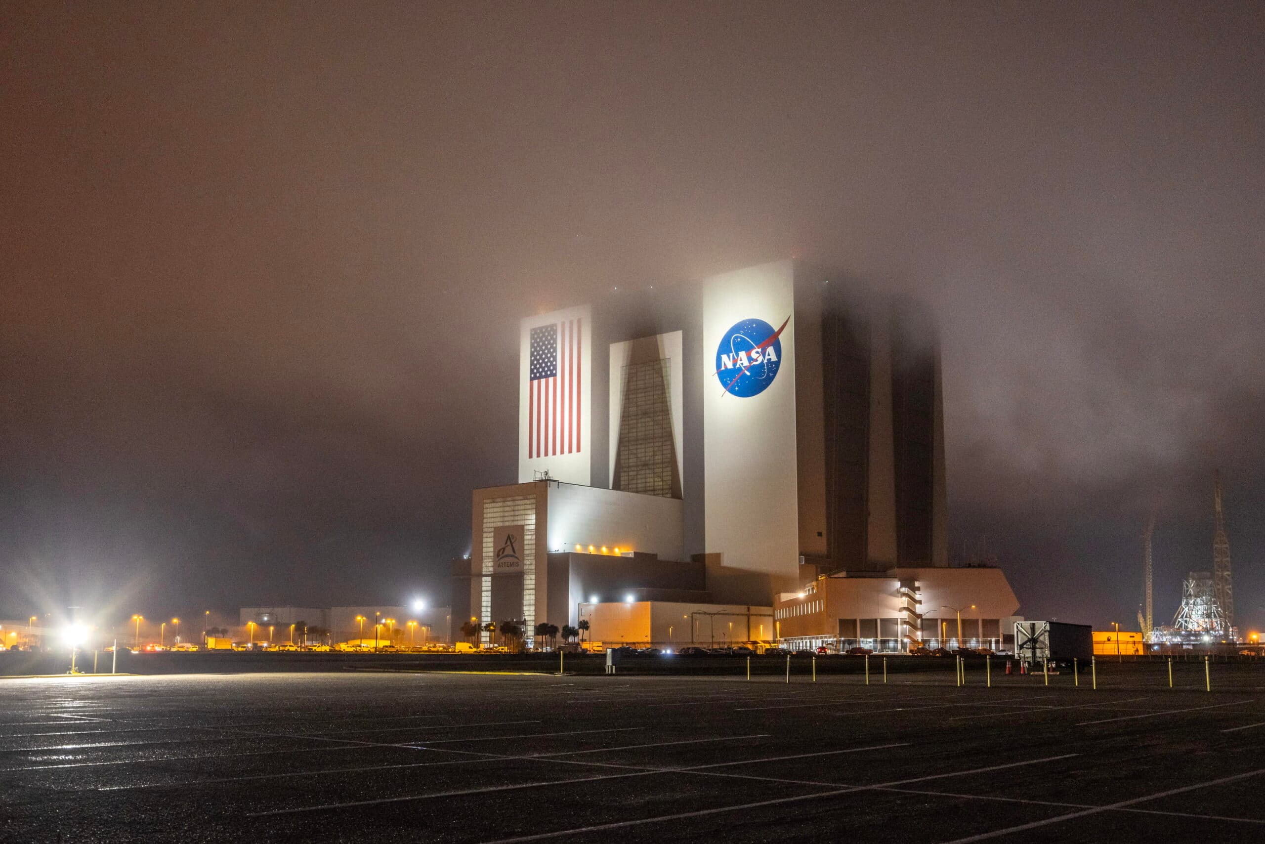 Una base permanente sulla Luna, la Nasa annuncia 4 nuove missioni private