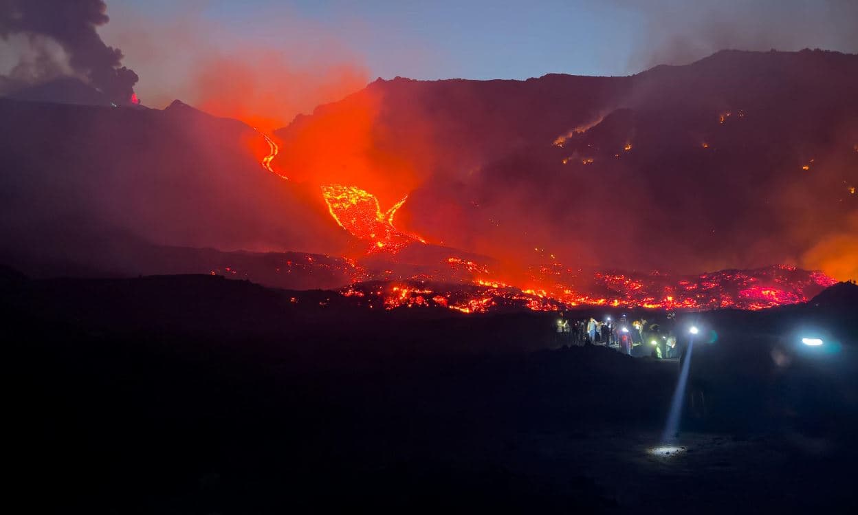 Etna, l'aeroporto Fontanarossa di Catania chiuso sino a ferragosto