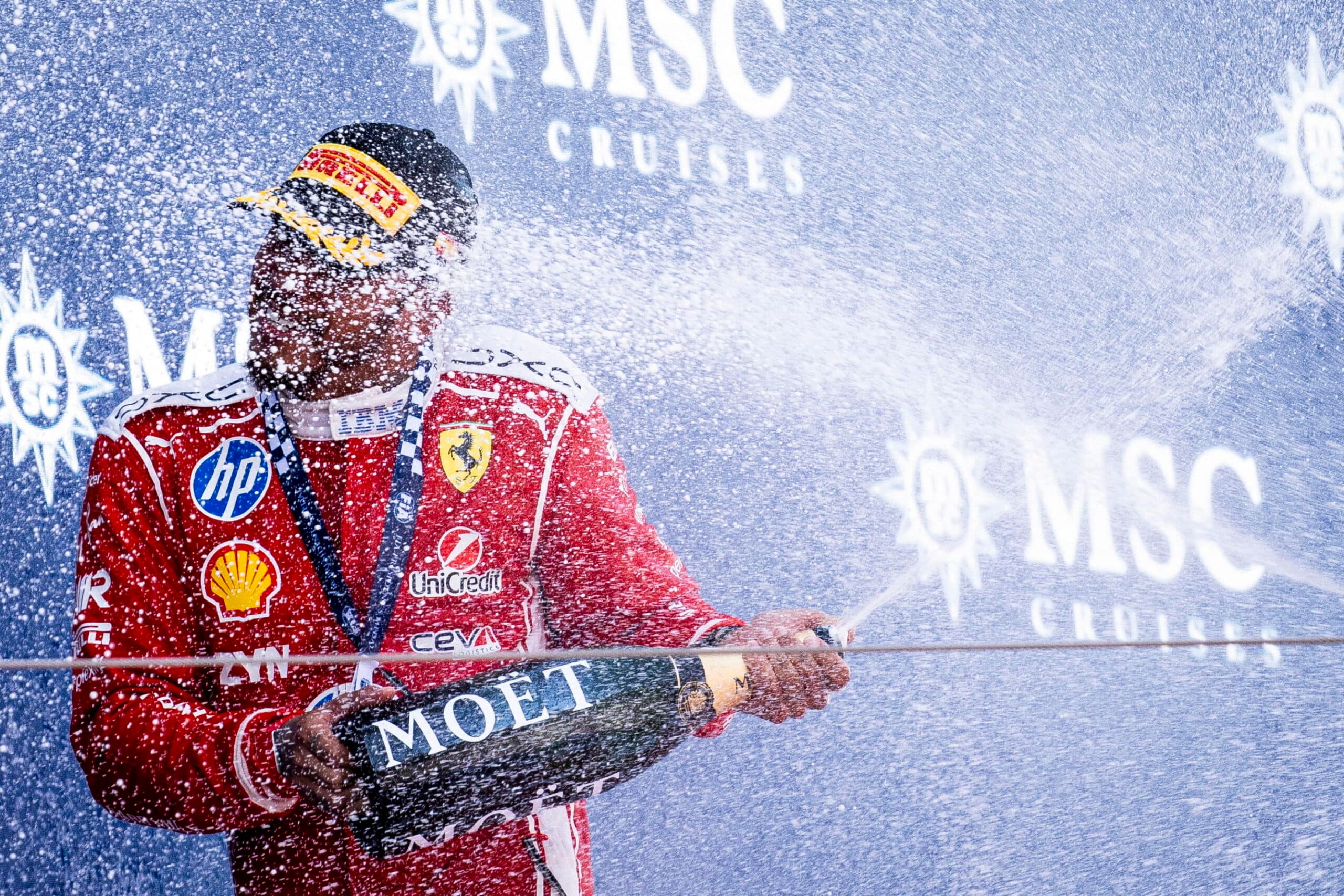 F1, Hamilton trionfa a Barcellona: prima vittoria con la Ferrari