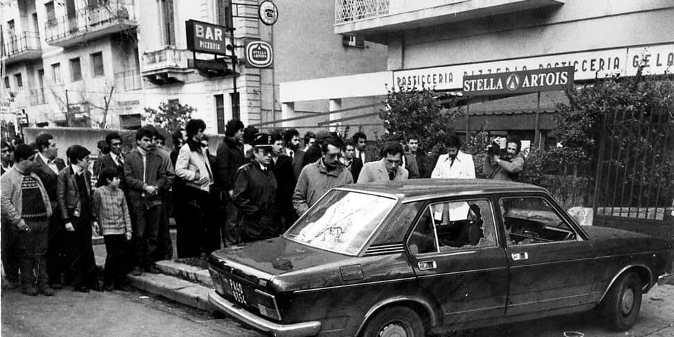Omicidio Mattarella, depositata la perizia sulle impronte del killer: «Reperto non utile»
