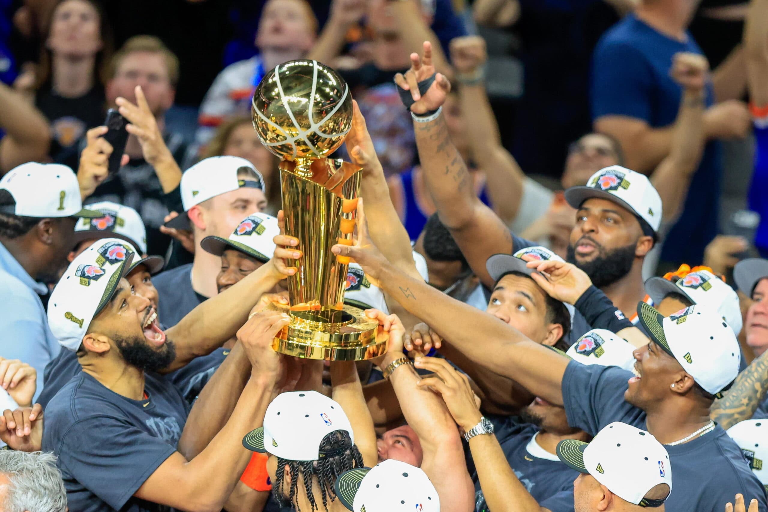 Basket, Knicks campioni dell'Nba per la prima volta in 53 anni: è festa a New York