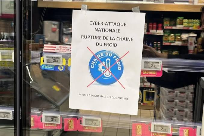 Attacco informatico in Francia: supermercati colpiti, alimenti da scartare