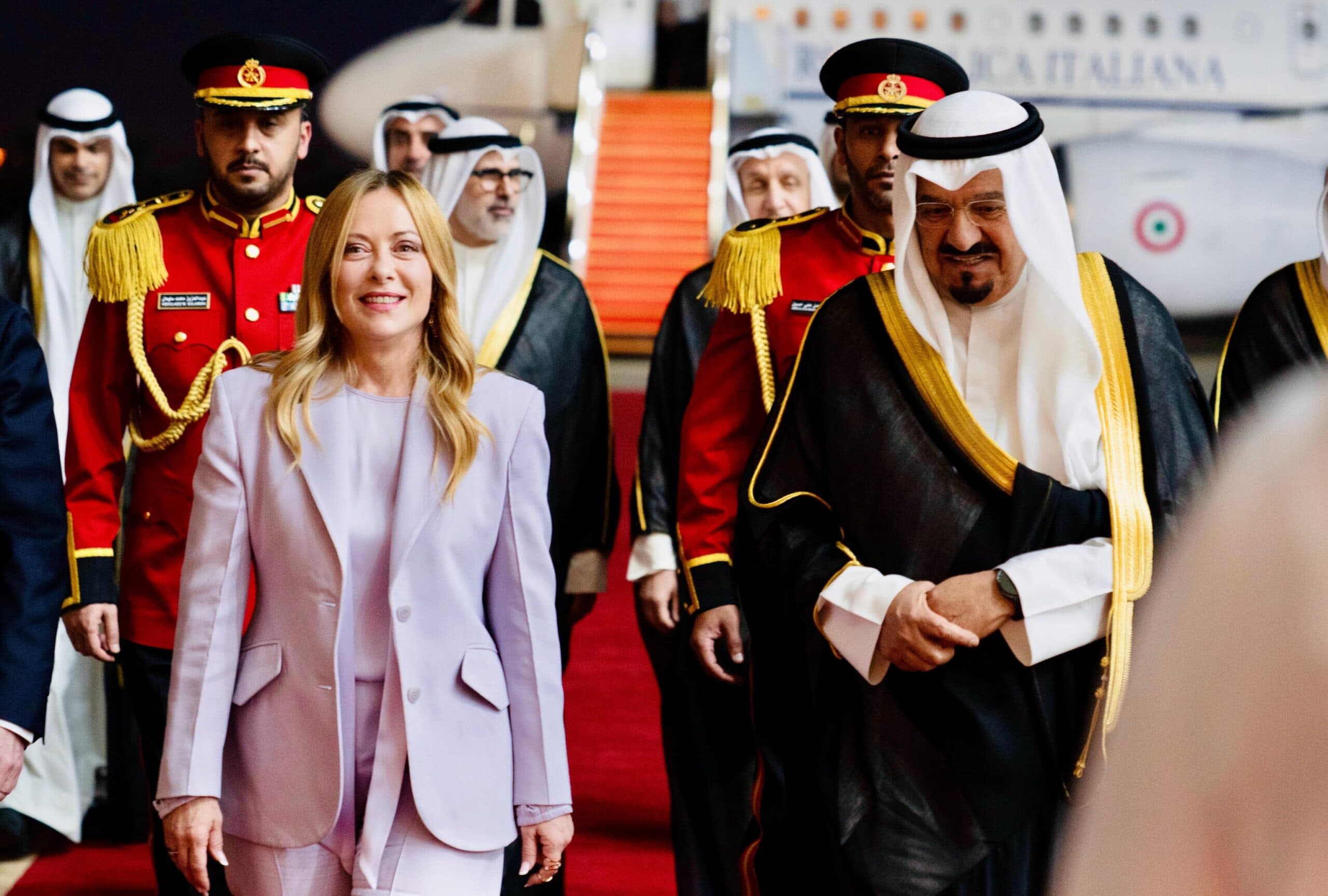 Meloni vede l'emiro, Kuwait disponibile a proroga del price cap Q8 sui carburanti