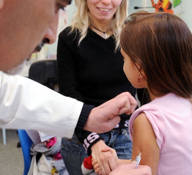 Difterite, a Palermo è corsa ai vaccini dopo la morte di Anna Rosa: centri presi d’assalto