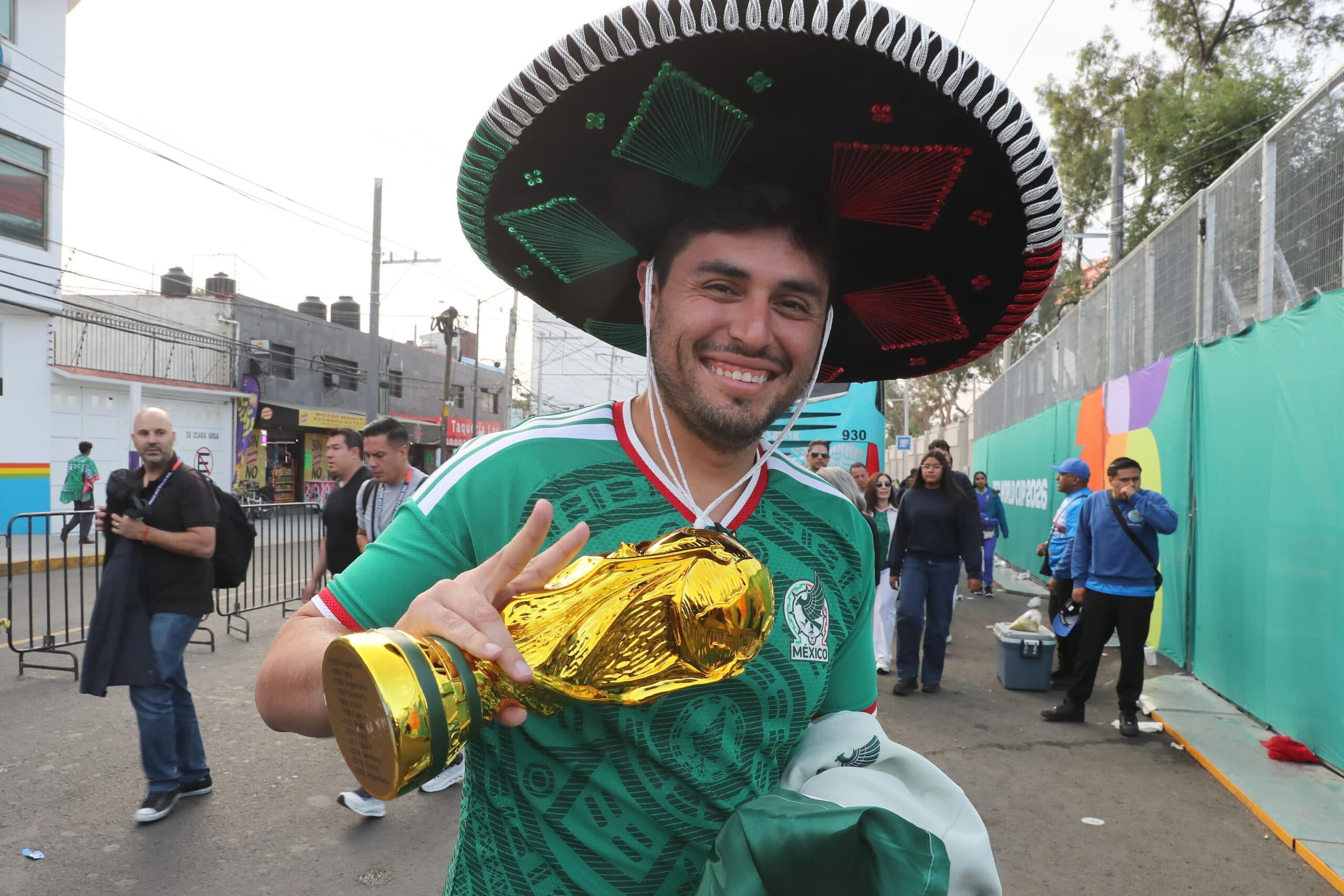 Mondiali 2026, cancelli aperti allo stadio Azteca per la cerimonia d'apertura. Si comincia con Messico-Sudafrica